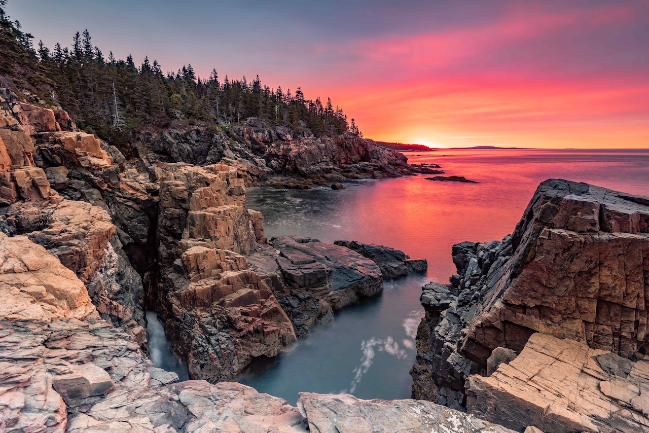 Exploring the Acadia National Park at sunrise